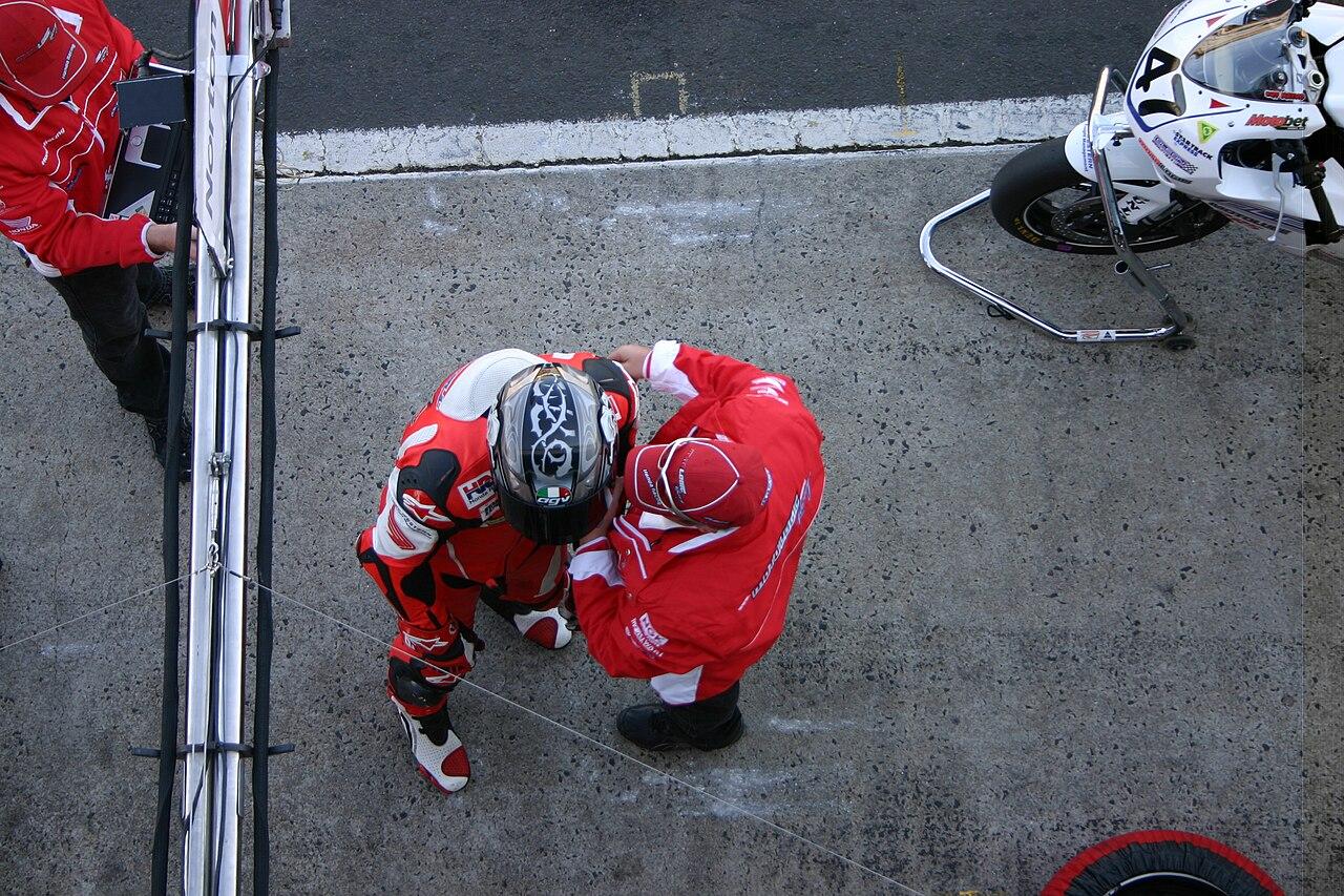 MotoGP下沉:让运动回到人群之中(职业联赛视角)